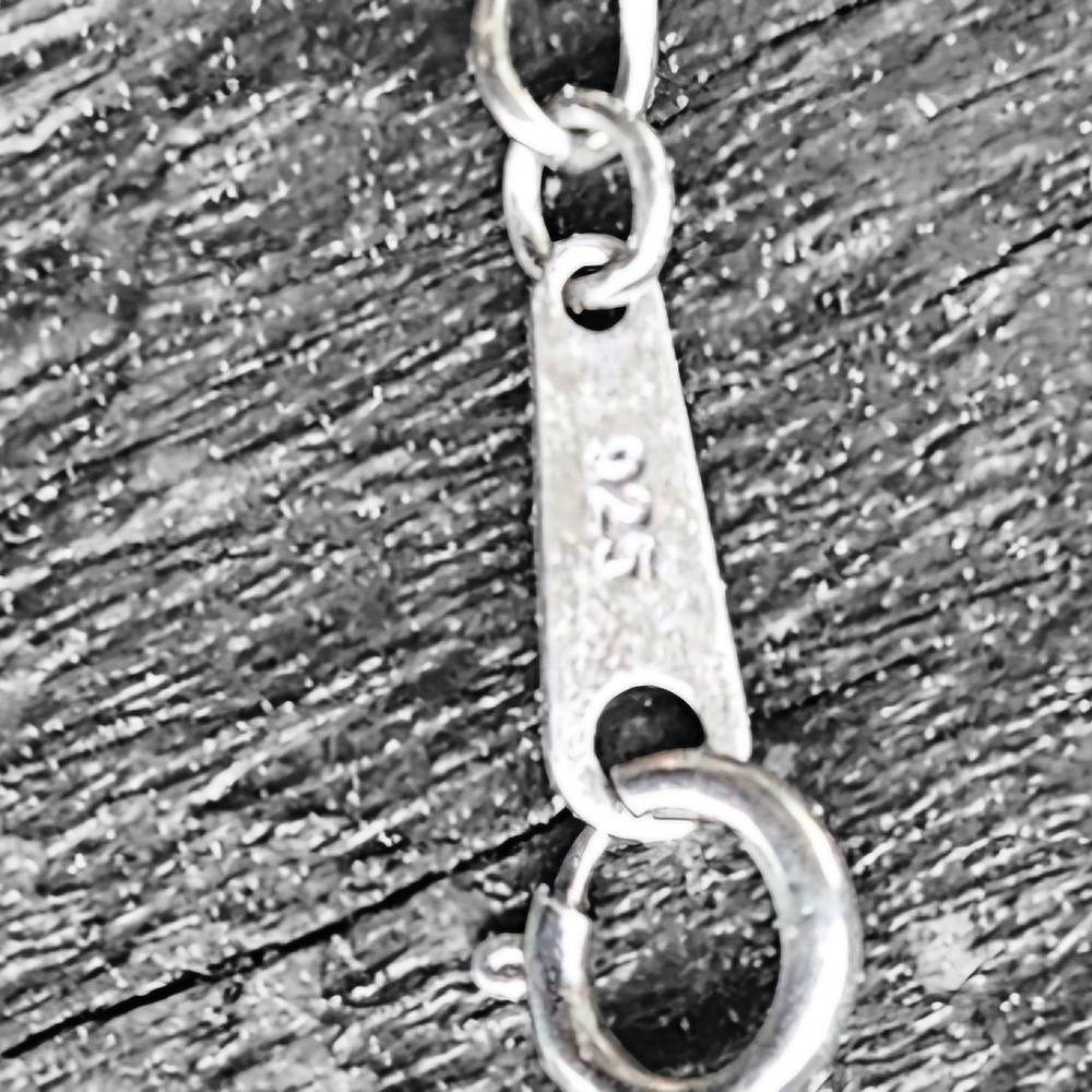 Elegant Silver Cross Pendant Necklace - Picture 6 of 7